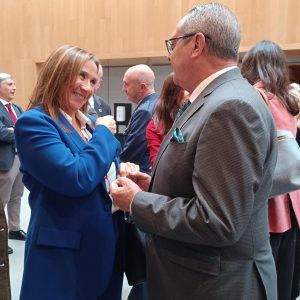 La Vicepresidenta 1ª de la Cámara de Comercio de Málaga, Paloma Moreno, y Juan Vallejo, Presidente de la ACET y CCA Torremolinos Abierto