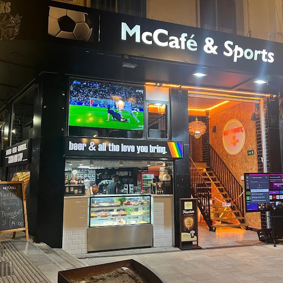 MC Cafe 8 Sports
