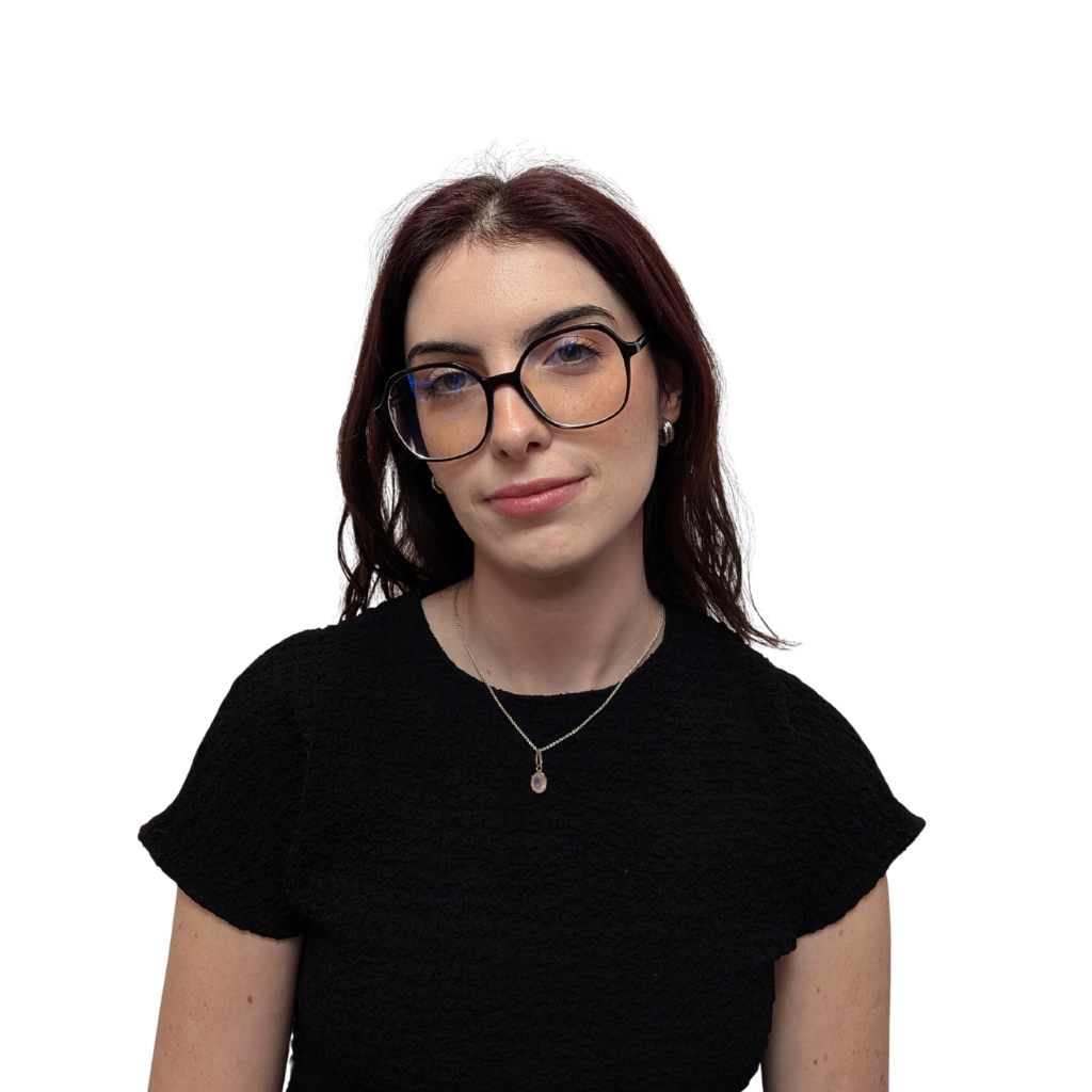 foto de alba torres diseñadora grafica y redes sociales de acet y cca torremolinos abierto
